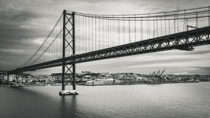 Lissabon, schwarz-weiß, Brücke