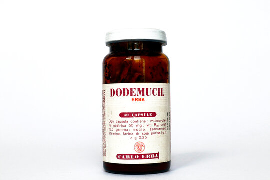 Vintage 1950s DODEMUCIL ERBA, Capsules medicine with Gastric mucoprotein and Vitamin B12 for the treatment of Arteriosclerosis. CARLO ERBA &ndash; Milan (Italy)