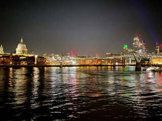 Fototapeta na wymiar The River Thames in London at Night