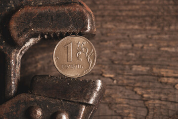 The gas key holds the Russian ruble, the collapse of the ruble, sanctions against Russia, the economic crisis in Russia and losses, finance and the economy in the country, the war with Russia