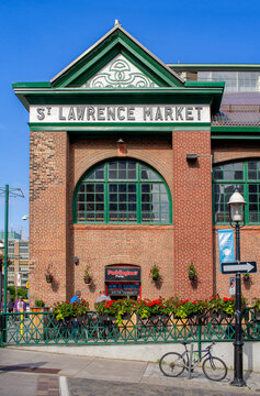 Toronto, Canada - June 6, 2018: View Of St Lawrence Market In Central Toronto. This Massive 19th Century Brick Building Houses The Largest Market In The City.