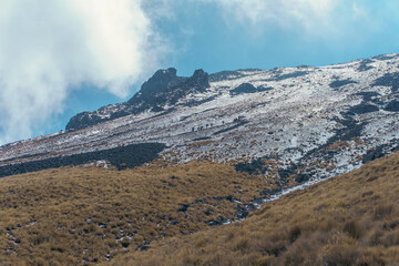 view crater to the volcano la malinche in mexico