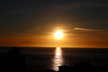 Atardecer ,desde Canarias . Isla de la Palma 