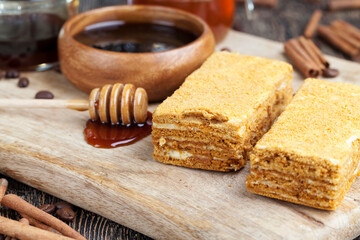 honey cake with honey and spices