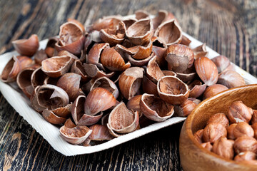 hazelnuts peeled from the shell