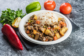Braised beef and other vegetables and rice