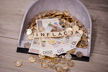 Inflacja banknoty i szufelka