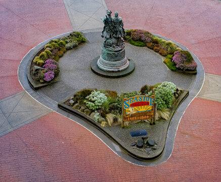 Lewis and Clark statue in Seaside, Oregon