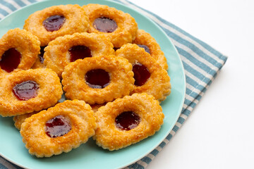 Puff pastry cookies filled with jam