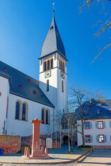 Kirche Sankt Martinus in Hattersheim am Main, Hessen, Deutschland - obrazy, fototapety, plakaty