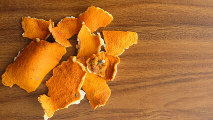 ミカンの皮を乾燥させる © g@@