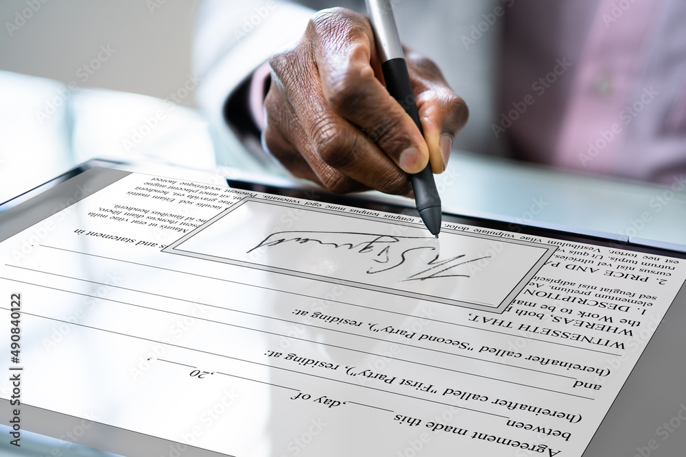 Poster digital signature on contract document online