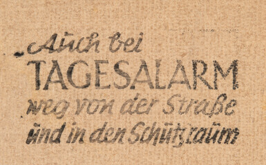 briefmarke stamp used gebraucht vintage retro alt old gestempelt cancel papier paper slogan werbung krieg wwii tagesalerm schutzraum