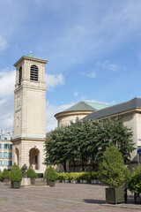 Obraz premium Saint-Germain-en-Laye, France - The tower of the Church of Saint-Germain (Église Saint-Germain in French), which was built in 1824. Image has copy space.