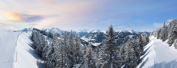 Schigebiet Großarl und Dorfgastein. Winterliche Panorama Luftaufnahme am Fulseck.