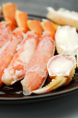 解凍中のズワイガニの足
