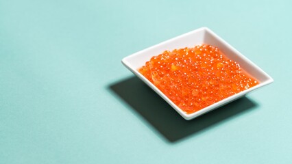 皿の上のいくら　海鮮料理
