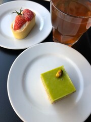 cheesecake with strawberries