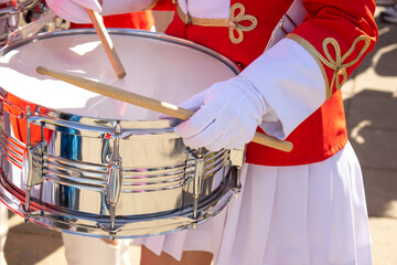 Girls with drums. Gussar Orchestra. Lots of white drums.