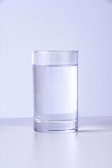 グラスに注いだ水