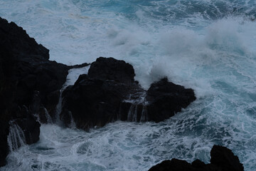 Wellen Lava Porto Moniz Madeira Portugal