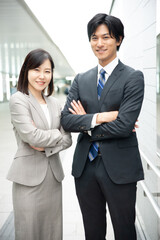 男女のビジネスパーソン
