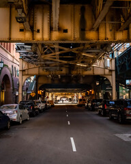 Fototapeta premium city street and elevated train in Chicago