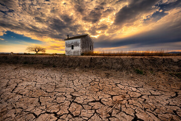 farmhouses in dry fields. Albufera of Valencia
