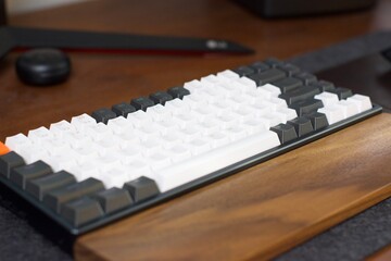 Keychron Keyboard. Mechanical Keyboard. Keychron K2. Wrist Rest. RGB Keyboard.