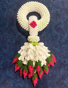 Thaigarlandflowers made from crochet in handmade concept