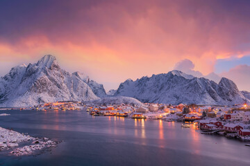 Naklejka premium Beautiful nature lanscape of Lofoten in Norway