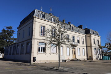 Ecole élementaire publique Raymond Dorey, vue de l'extérieur, ville de Tournus, département de...