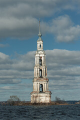 Fototapeta na wymiar The flooded Klyazma bell tower. Kalyazin. Early spring 