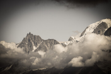 Aiguille du Midi au dessus des nuages
