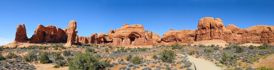 Fototapeta premium Panoramic view of the rock formations of Double Arch in Arches National Park