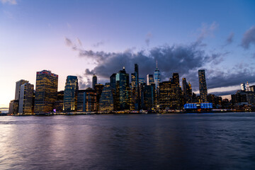 Fototapeta na wymiar Downtown Manhattan skyline at dusk