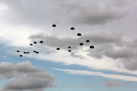 parachutage en ^plein ciel