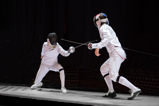 Fight at a fencing competition