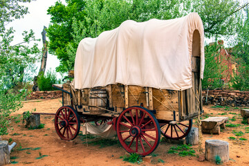 Covered wagon like those used in 