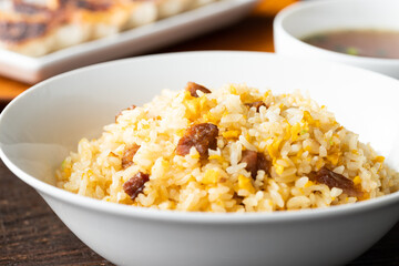 パラ、ふわ、しっとりのチャーハンと餃子のセット