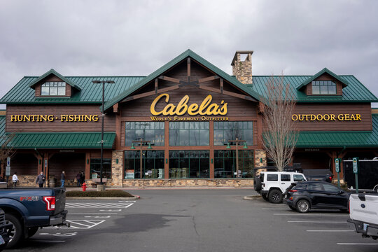 Tualatin, OR, USA - Mar 3, 2022: Front view of a Cabela's legacy store in Tualatin, Oregon. Cabela's specializes in hunting, fishing, boating, camping, and other outdoor recreation retail products.