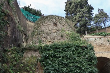 Napoli - Tomba di Virgilio al Parco Vergiliano a Piedigrotta