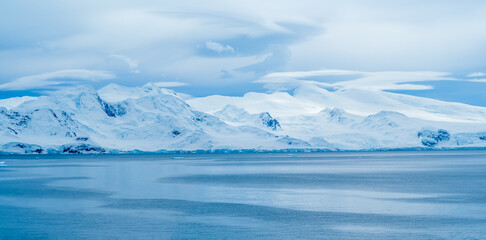 Fototapeta na wymiar Stunning icy landscapes along Wilhelmina Bay, Antarctic Peninsula, Antarctica
