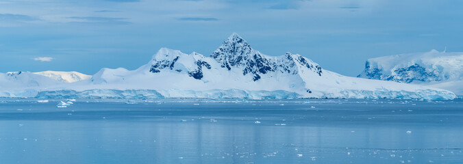 Stunning icy landscapes along Wilhelmina Bay, Antarctic Peninsula, Antarctica © Luis