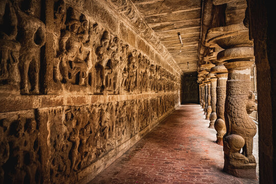 Thiru Parameswara Vinnagaram or Vaikunta Perumal Temple is a temple dedicated to Vishnu, located in Kanchipuram in the South Indian state of Tamil Nadu - One of the best archeological sites in India