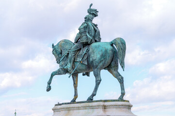 Obraz premium Victor Emmanuel II Monument (Altar of the Fatherland), with bronze statue in honor of the first king of Italy, in Piazza Venezia, Rome, Italy
