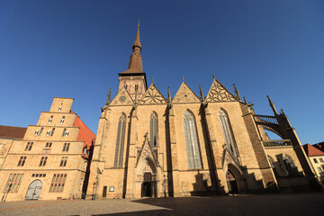 Osnabrück; Markt mit Ratswaage und Marienkirche