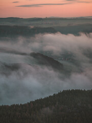 Sonnenaufgang mit Nebel in der Sächsischen Schweiz