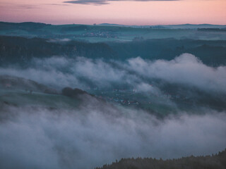 Sonnenaufgang mit Nebel in der Sächsischen Schweiz