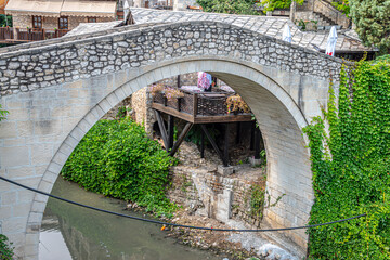 Naklejka premium Crooked Bridge